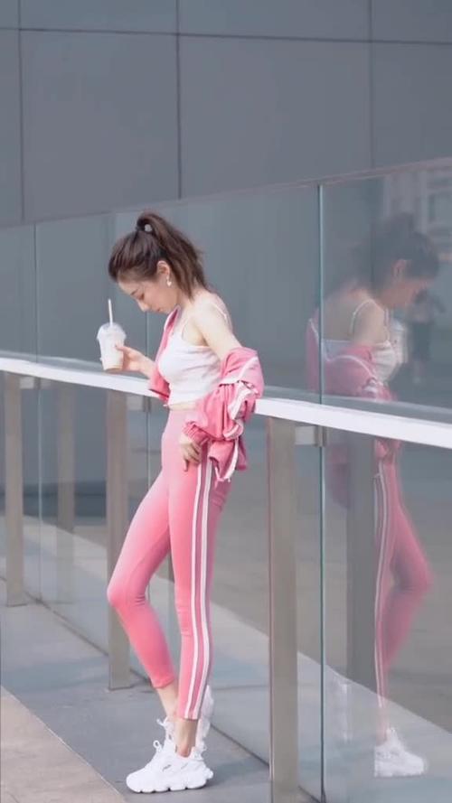 喝茶聊天谈事业